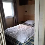 別荘 Stacaravan 4pers In Met Eigen Tuintje 2449 ブレーデネ