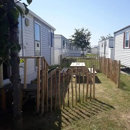 Nyaraló Stacaravan 4pers In Met Eigen Tuintje 2449 Bredene