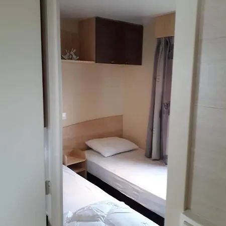 Stacaravan 4pers In Met Eigen Tuintje 2449 * Бреден