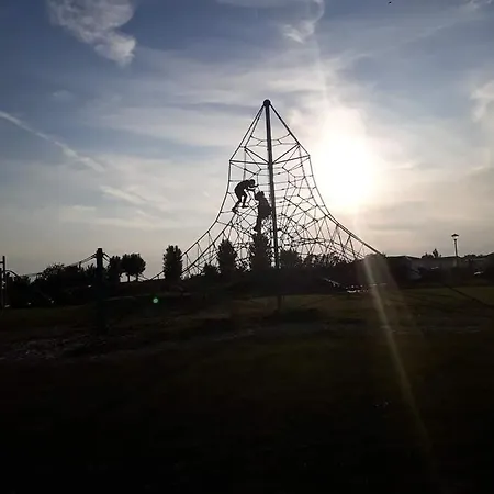 別荘 Stacaravan 4pers In Met Eigen Tuintje 2449 ブレーデネ