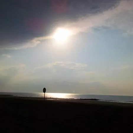 펜션 Stacaravan 4pers In Met Eigen Tuintje 2449 브레데네