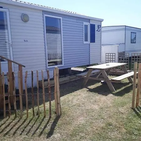 Stacaravan 4pers In Met Eigen Tuintje 2449 別荘 ブレーデネ