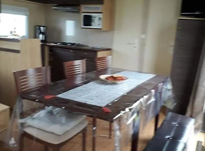 Hébergement de vacances Stacaravan 4pers In Met Eigen Tuintje 2449 *